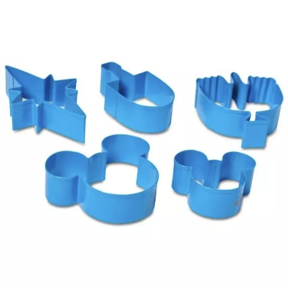 New Disney Parks Cookie Cutter Set - Mickey Mouse Hanukkah - Picture 3 of 5